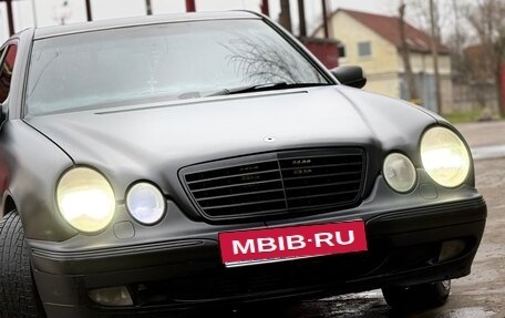 Mercedes-Benz E-Класс, 2001 год, 530 000 рублей, 1 фотография