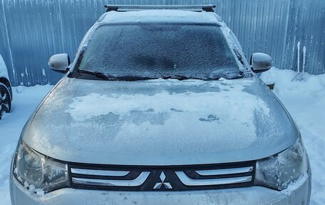 Mitsubishi Outlander III рестайлинг 3, 2013 год, 1 200 000 рублей, 1 фотография