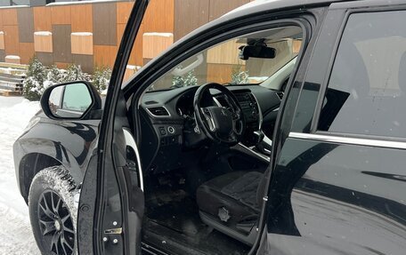 Mitsubishi Pajero Sport III рестайлинг, 2017 год, 3 100 000 рублей, 7 фотография