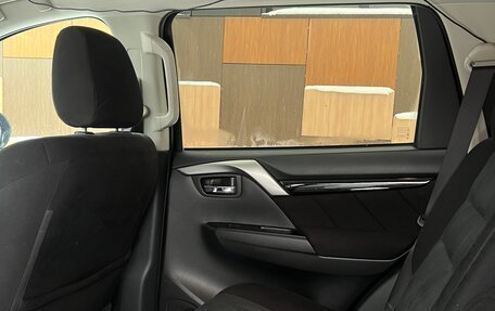 Mitsubishi Pajero Sport III рестайлинг, 2017 год, 3 100 000 рублей, 13 фотография