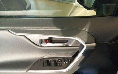 Toyota RAV4, 2022 год, 4 000 000 рублей, 17 фотография