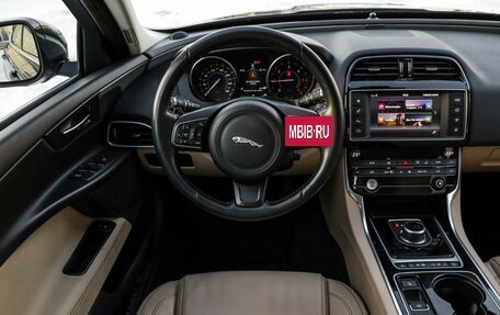 Jaguar XE I рестайлинг, 2017 год, 1 979 000 рублей, 13 фотография