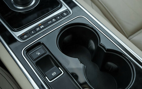 Jaguar XE I рестайлинг, 2017 год, 1 979 000 рублей, 22 фотография