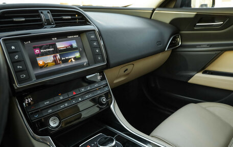 Jaguar XE I рестайлинг, 2017 год, 1 979 000 рублей, 24 фотография