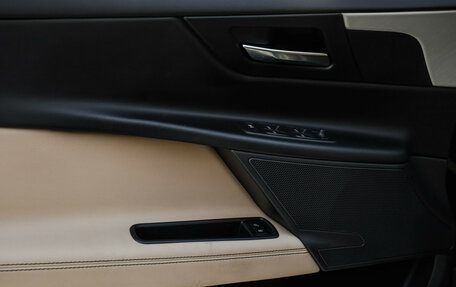 Jaguar XE I рестайлинг, 2017 год, 1 979 000 рублей, 26 фотография