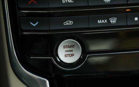 Jaguar XE I рестайлинг, 2017 год, 1 979 000 рублей, 20 фотография