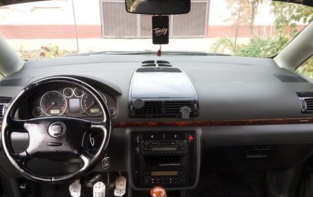 SEAT Alhambra II рестайлинг, 2002 год, 500 000 рублей, 12 фотография