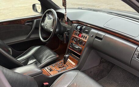 Mercedes-Benz E-Класс, 2001 год, 530 000 рублей, 7 фотография