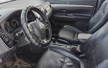 Mitsubishi Outlander III рестайлинг 3, 2013 год, 1 200 000 рублей, 6 фотография