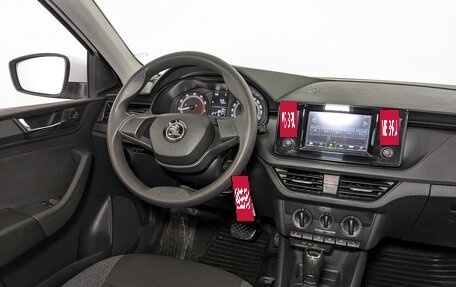 Skoda Rapid II, 2021 год, 1 350 000 рублей, 25 фотография