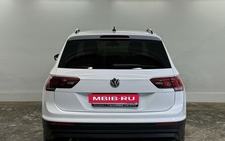 Volkswagen Tiguan II, 2019 год, 2 370 000 рублей, 3 фотография