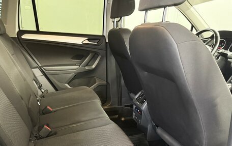 Volkswagen Tiguan II, 2019 год, 2 370 000 рублей, 13 фотография