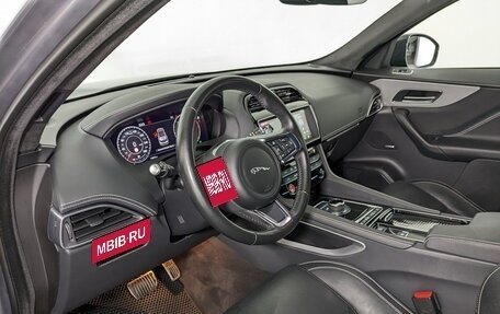 Jaguar F-Pace, 2020 год, 3 500 000 рублей, 16 фотография