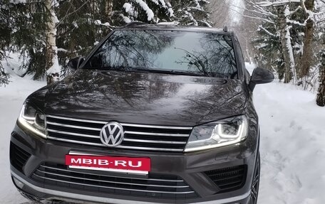 Volkswagen Touareg III, 2015 год, 2 790 000 рублей, 2 фотография