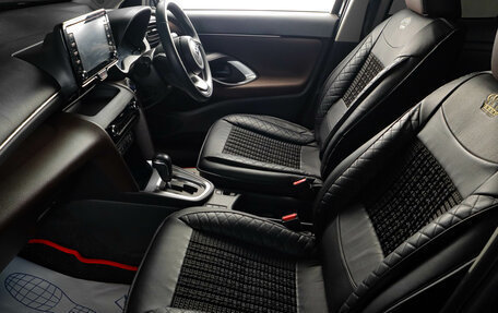 Toyota Yaris Cross, 2021 год, 2 399 000 рублей, 10 фотография