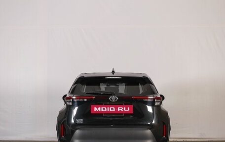 Toyota Yaris Cross, 2021 год, 2 399 000 рублей, 5 фотография