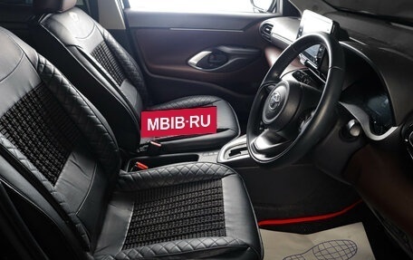 Toyota Yaris Cross, 2021 год, 2 399 000 рублей, 7 фотография