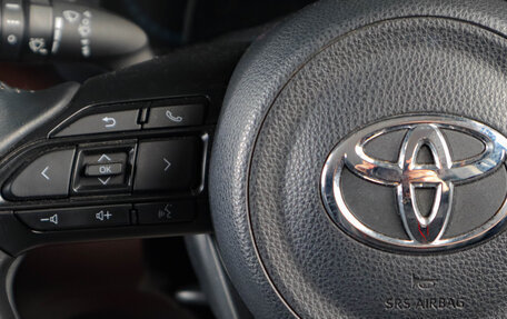 Toyota Yaris Cross, 2021 год, 2 399 000 рублей, 15 фотография