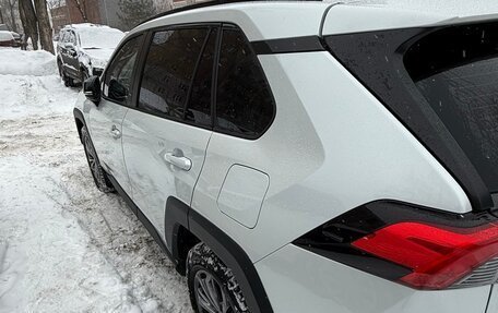 Toyota RAV4, 2024 год, 4 200 000 рублей, 3 фотография