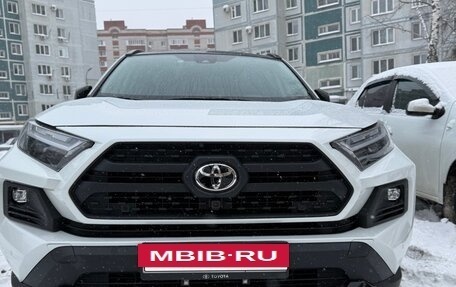 Toyota RAV4, 2024 год, 4 200 000 рублей, 4 фотография