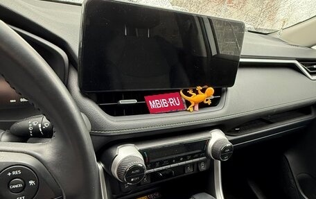 Toyota RAV4, 2024 год, 4 200 000 рублей, 14 фотография