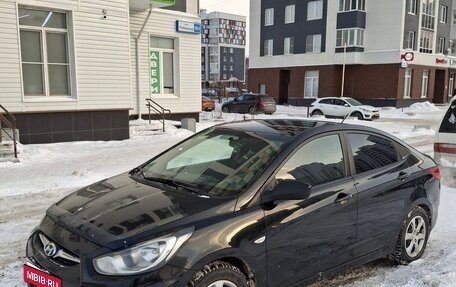 Hyundai Solaris II рестайлинг, 2011 год, 800 000 рублей, 5 фотография