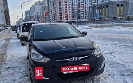 Hyundai Solaris II рестайлинг, 2011 год, 800 000 рублей, 2 фотография
