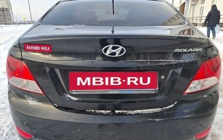 Hyundai Solaris II рестайлинг, 2011 год, 800 000 рублей, 12 фотография