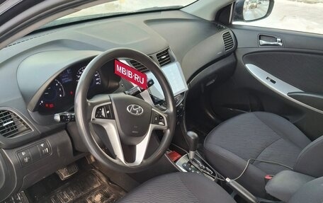 Hyundai Solaris II рестайлинг, 2011 год, 800 000 рублей, 7 фотография