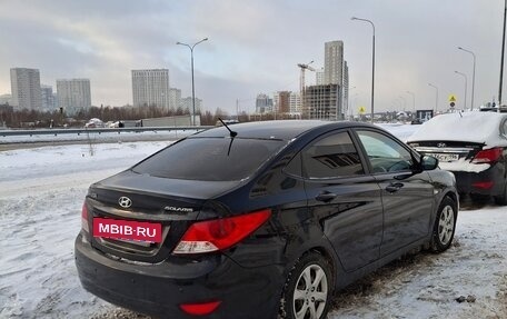 Hyundai Solaris II рестайлинг, 2011 год, 800 000 рублей, 3 фотография