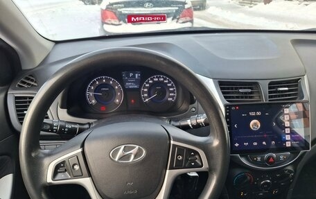 Hyundai Solaris II рестайлинг, 2011 год, 800 000 рублей, 14 фотография