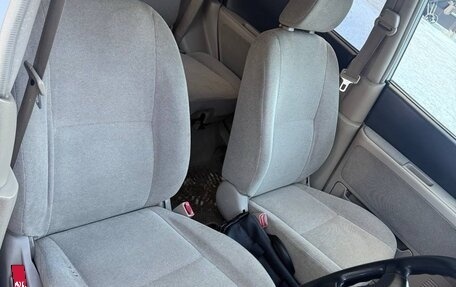 Mitsubishi Mirage VI рестайлинг, 2000 год, 299 000 рублей, 13 фотография