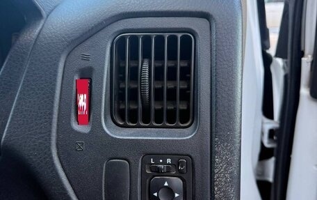 Mitsubishi Mirage VI рестайлинг, 2000 год, 299 000 рублей, 19 фотография