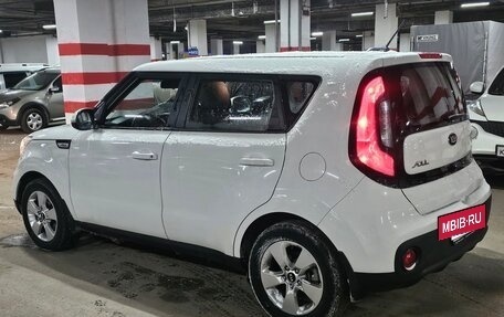 KIA Soul II рестайлинг, 2017 год, 1 250 000 рублей, 9 фотография