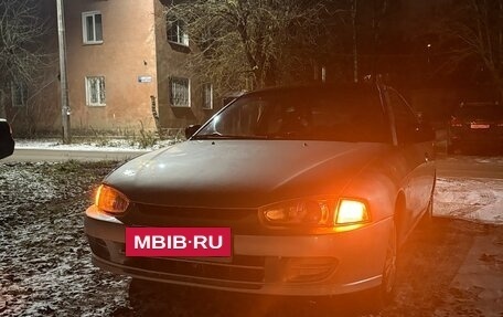 Mitsubishi Mirage VI рестайлинг, 2001 год, 250 000 рублей, 18 фотография