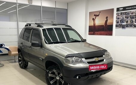 Chevrolet Niva I рестайлинг, 2011 год, 495 000 рублей, 4 фотография
