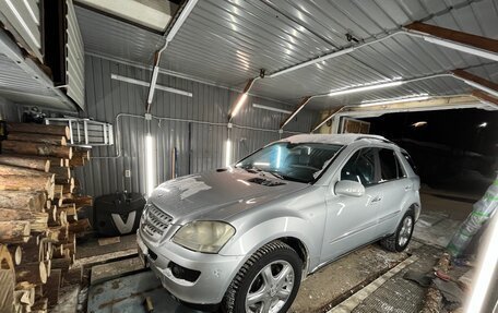 Mercedes-Benz M-Класс, 2005 год, 1 550 000 рублей, 1 фотография