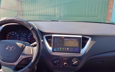 Hyundai Solaris II рестайлинг, 2019 год, 1 250 000 рублей, 1 фотография