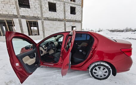 Renault Logan II, 2014 год, 700 000 рублей, 10 фотография