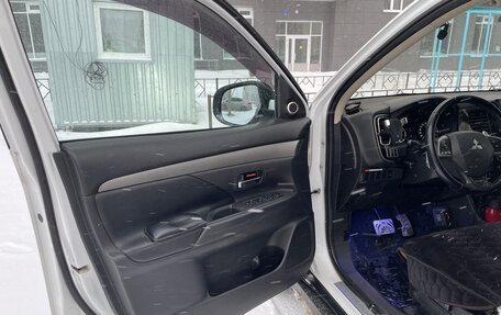 Mitsubishi Outlander III рестайлинг 3, 2012 год, 1 340 000 рублей, 9 фотография