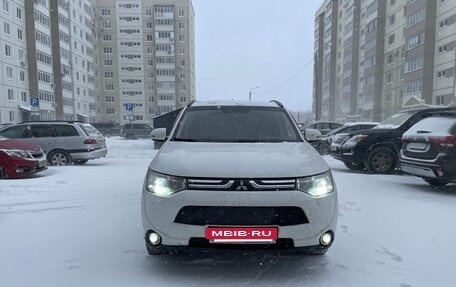 Mitsubishi Outlander III рестайлинг 3, 2012 год, 1 340 000 рублей, 4 фотография