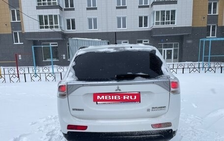 Mitsubishi Outlander III рестайлинг 3, 2012 год, 1 340 000 рублей, 14 фотография