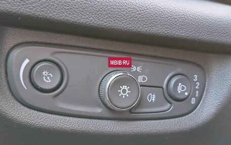 Opel Insignia II рестайлинг, 2018 год, 1 499 000 рублей, 14 фотография