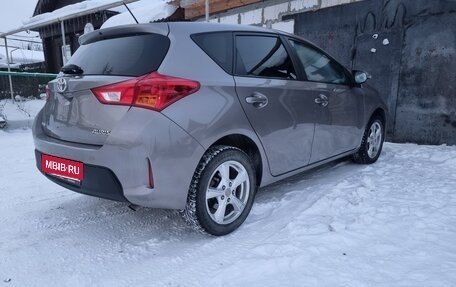 Toyota Auris II, 2014 год, 1 230 000 рублей, 2 фотография