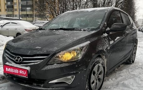 Hyundai Solaris II рестайлинг, 2016 год, 1 050 000 рублей, 2 фотография