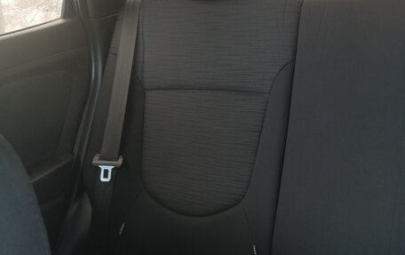 Hyundai Solaris II рестайлинг, 2015 год, 800 000 рублей, 6 фотография