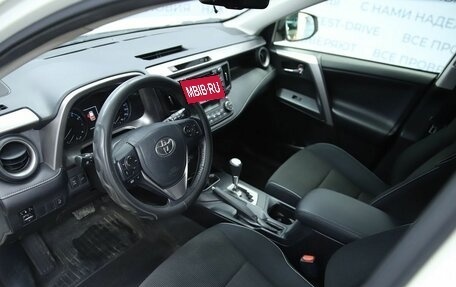 Toyota RAV4, 2015 год, 1 850 000 рублей, 10 фотография