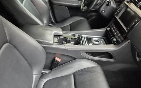 Jaguar F-Pace, 2016 год, 2 350 000 рублей, 8 фотография