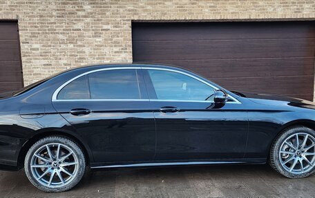 Mercedes-Benz E-Класс, 2021 год, 5 250 000 рублей, 3 фотография