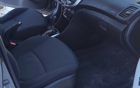 Hyundai Solaris II рестайлинг, 2013 год, 749 000 рублей, 6 фотография